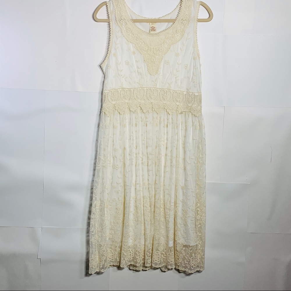 Sundance BOHO Lace Crochet Lined Pom Pom Trim